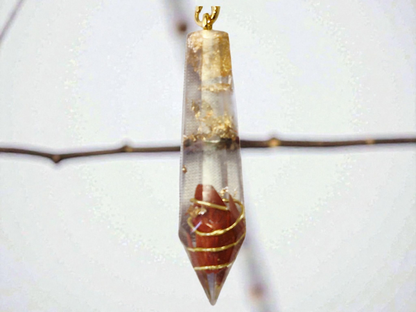 Pendule artisanal orgonite jaspe rouge